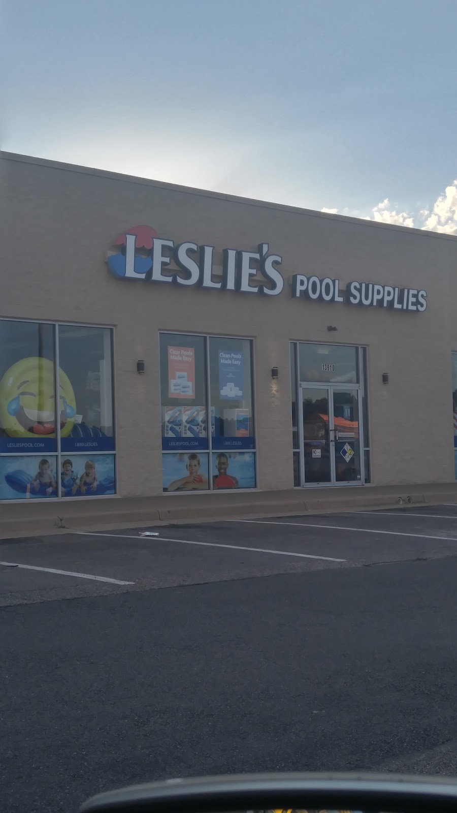 Leslie’s